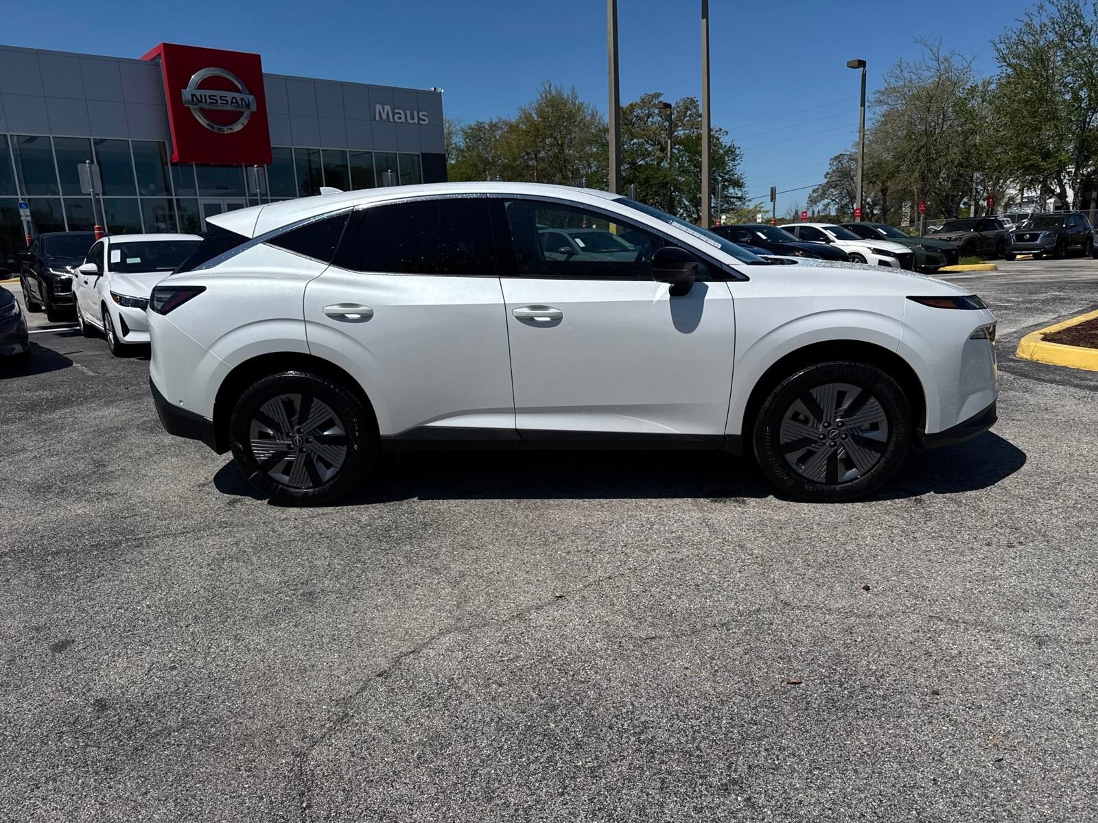 2025 Nissan Murano SL photo 2
