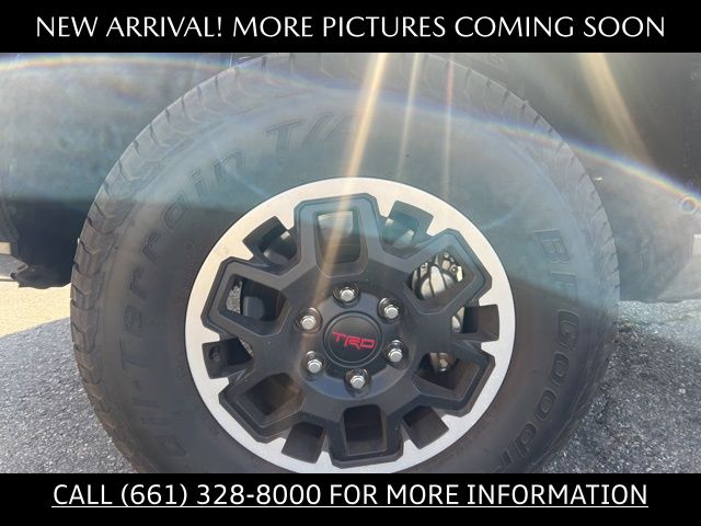 2025 Toyota Tacoma TRD Off-Road photo 3