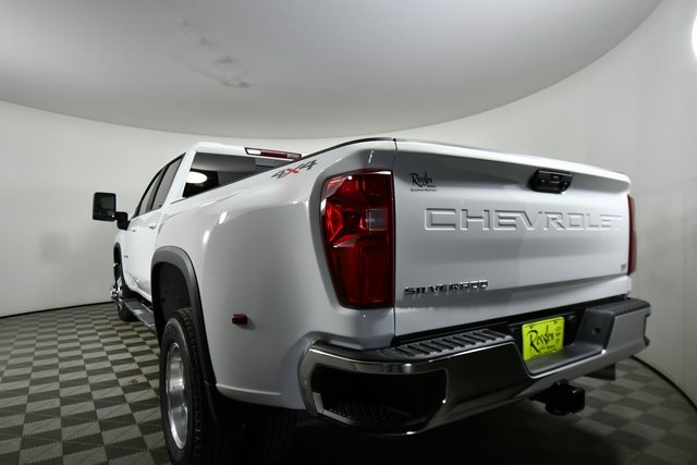 2025 Chevrolet Silverado 3500HD LT photo 11