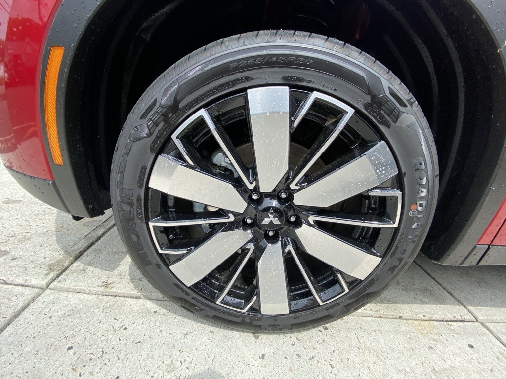 2025 Mitsubishi Outlander SE photo 5