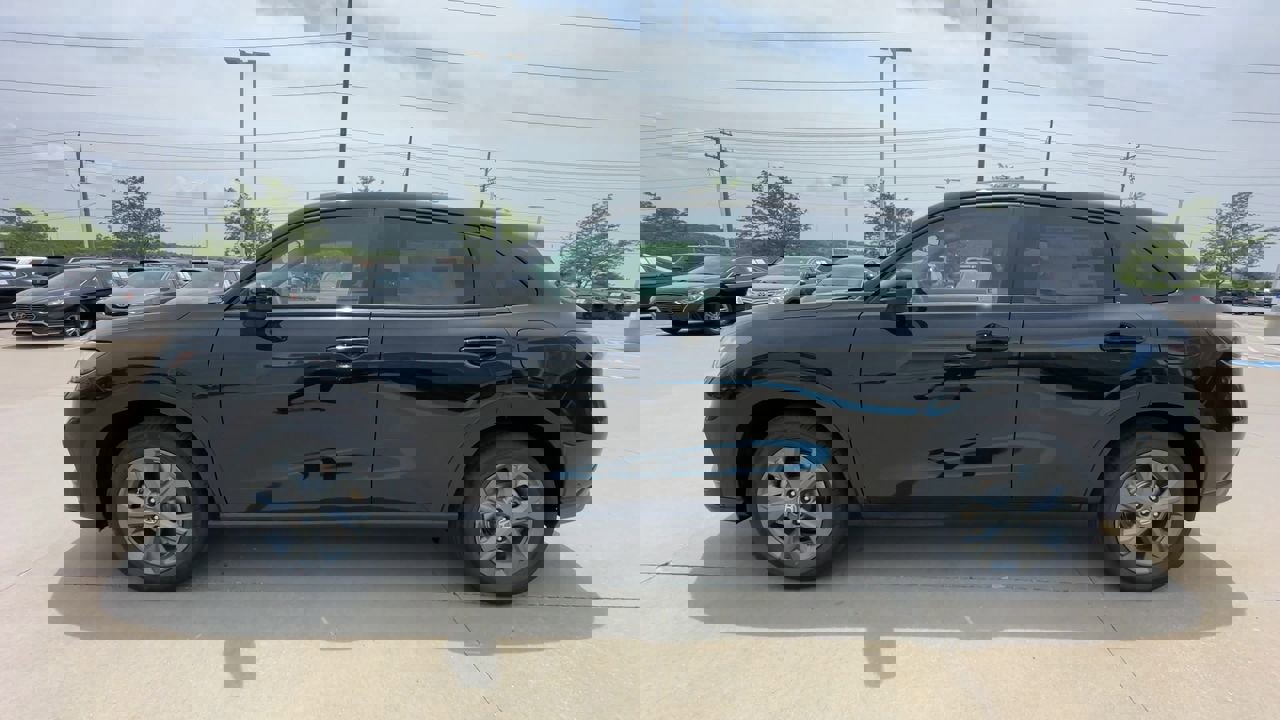 2026 Honda HR-V LX photo 3