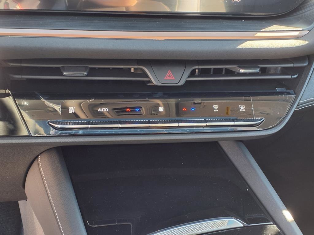 2025 Buick Envision Sport Touring photo 4