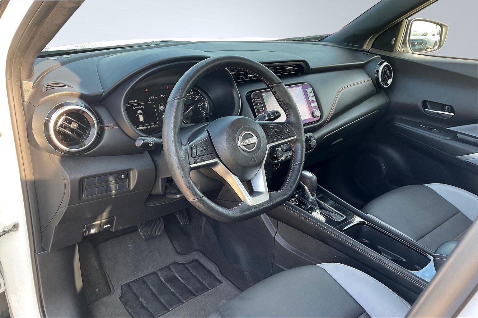 2023 Nissan Kicks SR photo 14