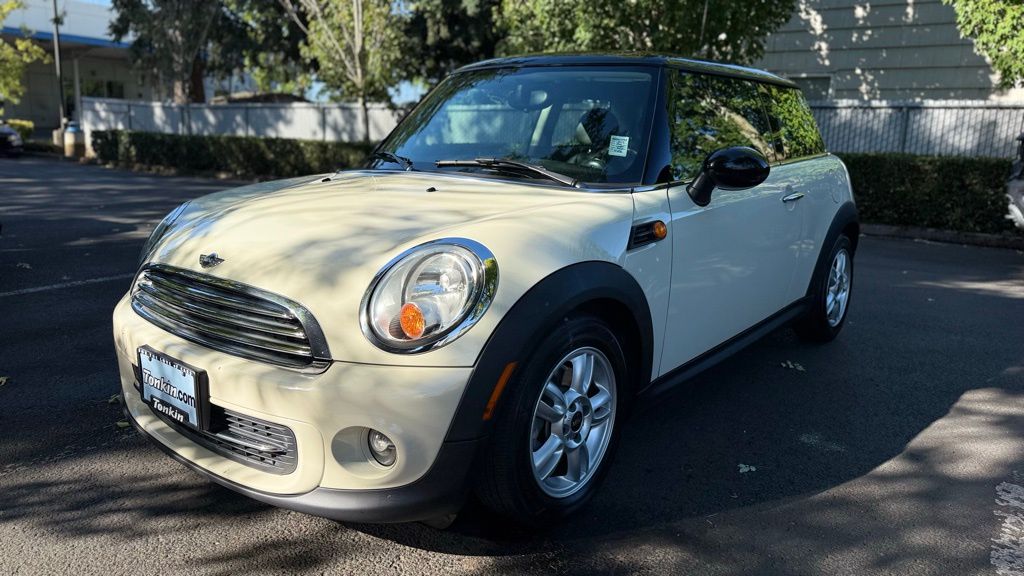 2013 Mini Cooper Base photo 3