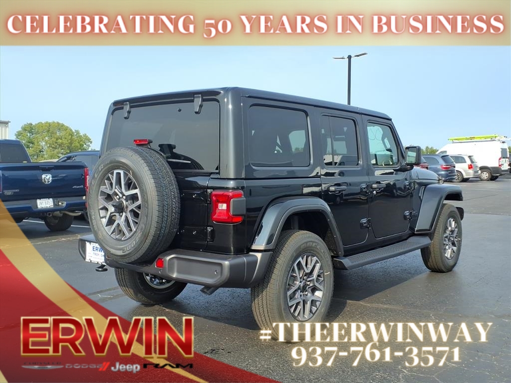 2025 Jeep Wrangler Sahara photo 3