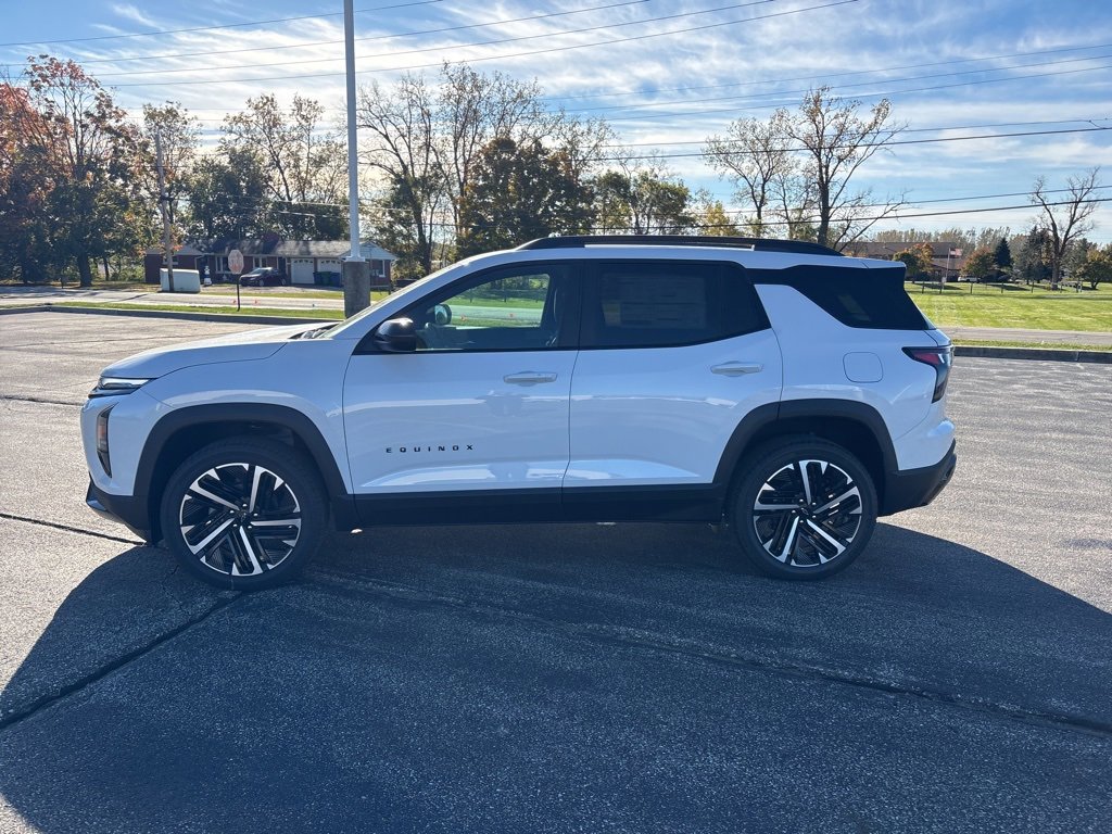 2026 Chevrolet Equinox RS photo 2