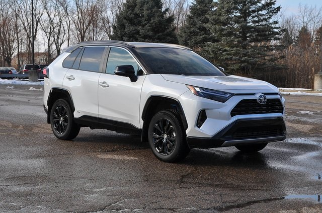 2023 Toyota RAV4 XSE's photo