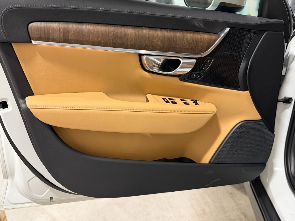 2023 VOLVO V90CC - Image 8