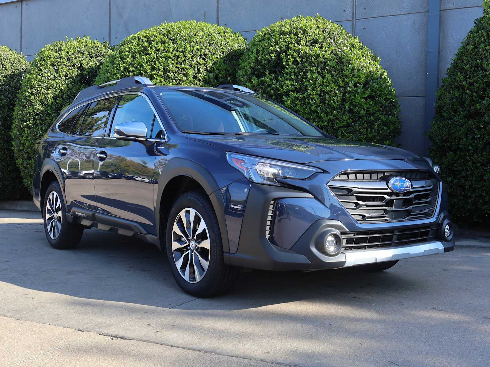 2025 Subaru Outback Touring photo 2