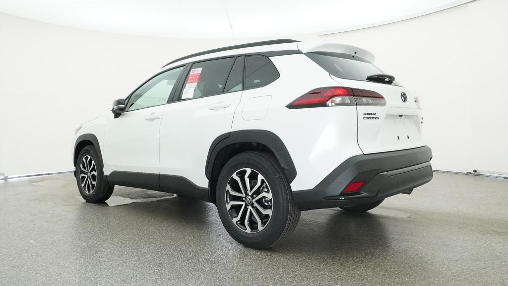 2026 Toyota Corolla Cross XLE XSE photo 11