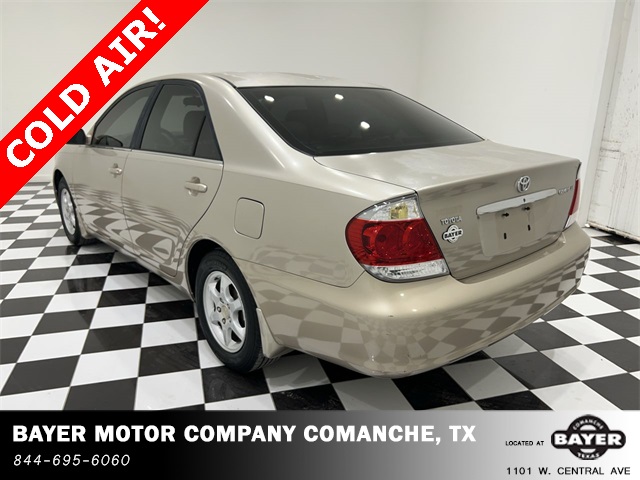 2005 Toyota Camry LE photo 3