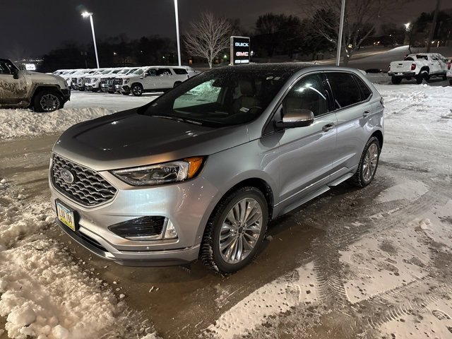 2022 Ford Edge Titanium's photo