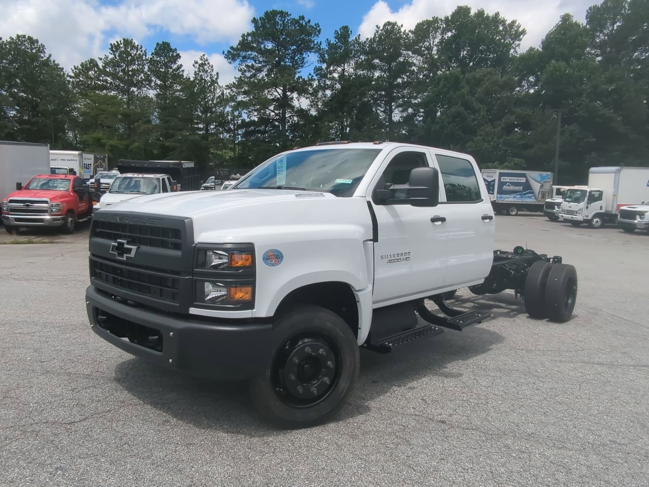 2025 Chevrolet Silverado 4500 Medium Duty Chassis Cab Work Truck's photo