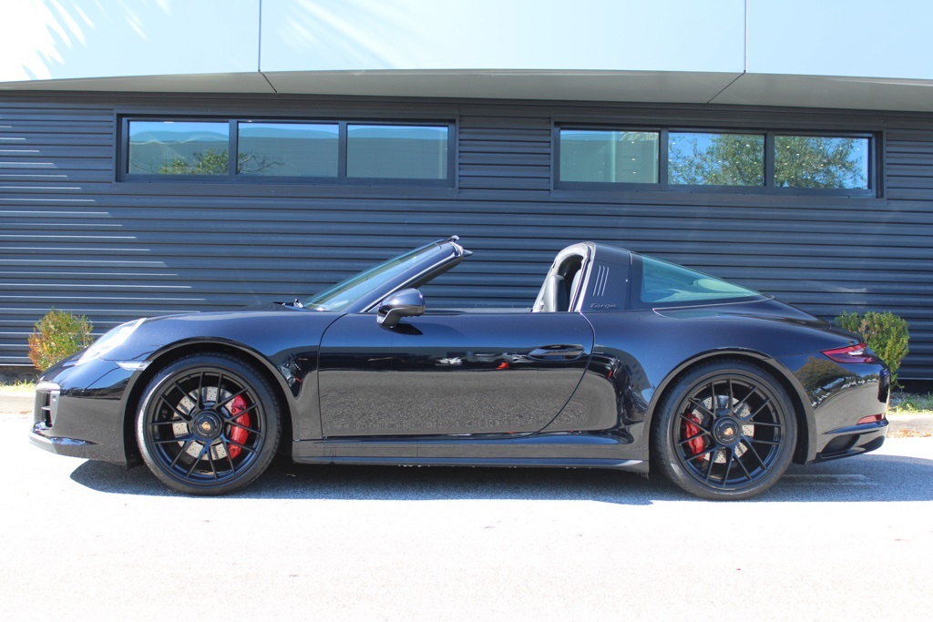 2019 Porsche 911 Targa 4 GTS photo 2