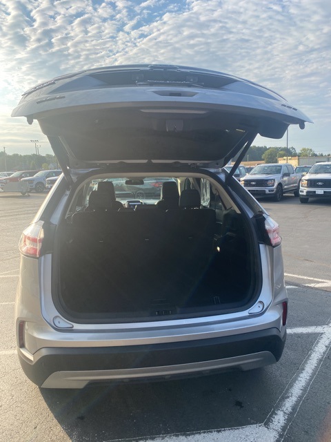 2022 Ford Edge SEL photo 9