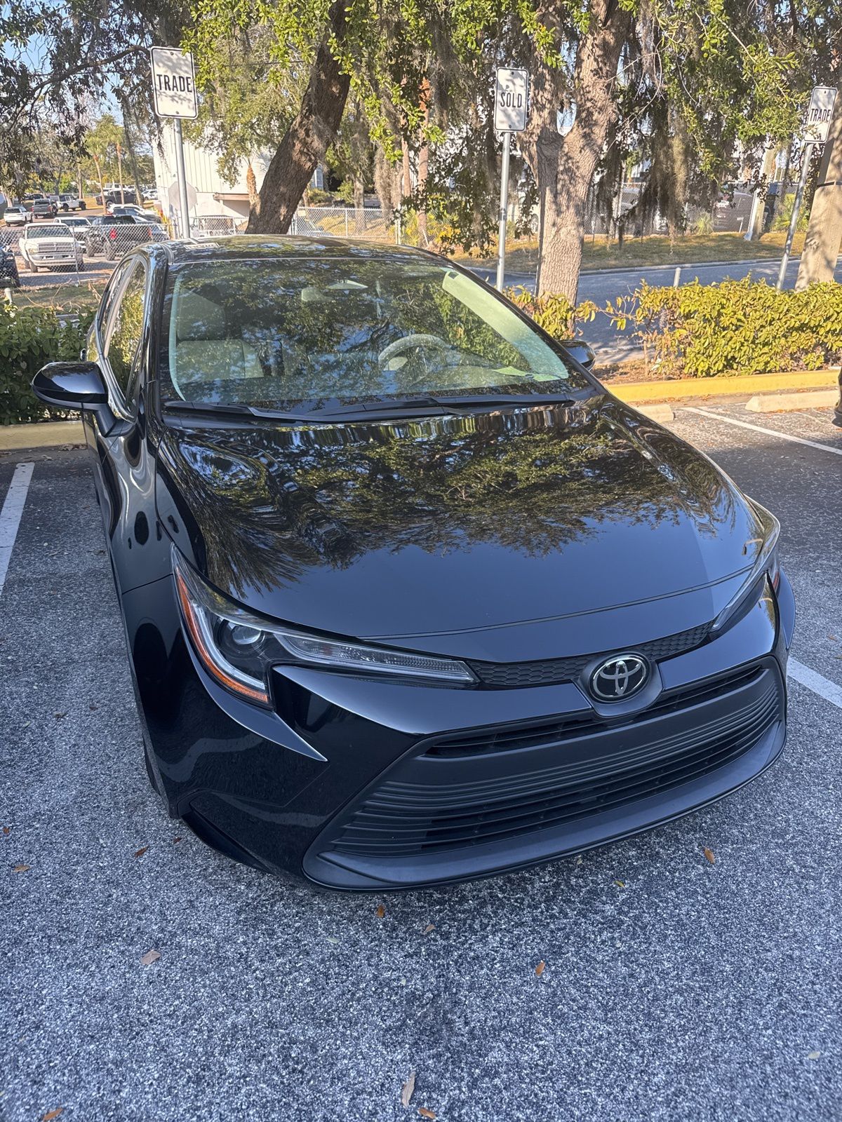 2023 Toyota Corolla LE photo 3