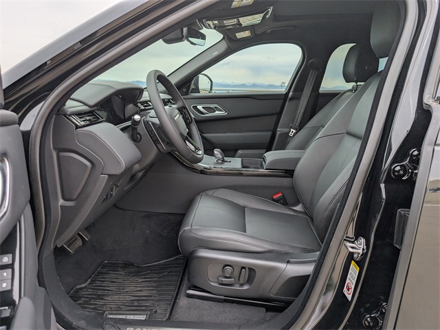 2026 Land Rover Range Rover Velar SE photo 5