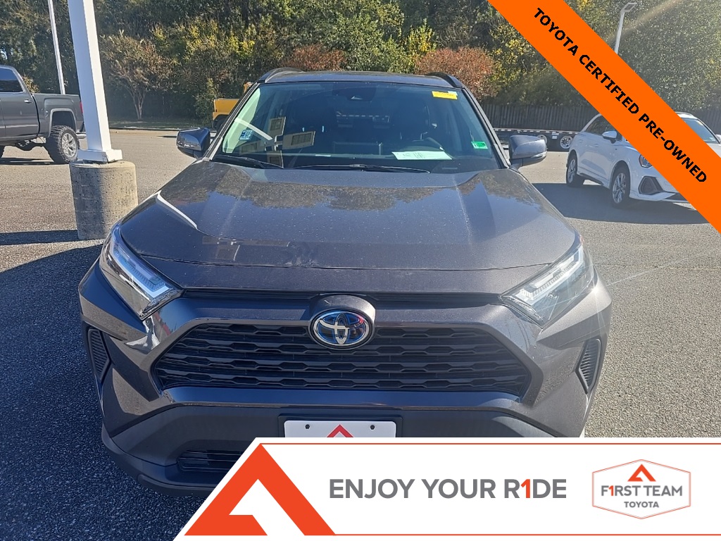 2023 Toyota RAV4 Hybrid XLE photo 2