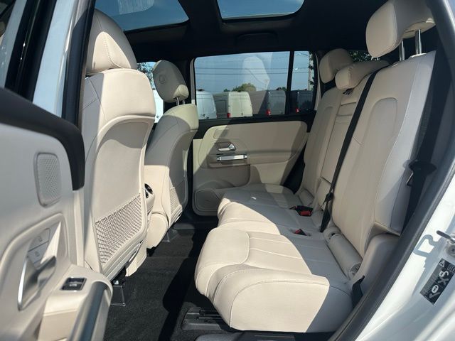2025 Mercedes Benz GLB 250 4MATIC photo 16