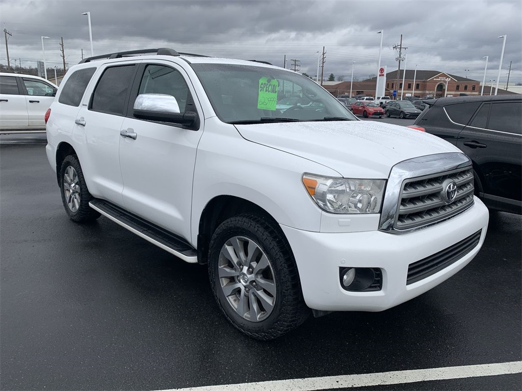 2016 Toyota Sequoia Limited's photo