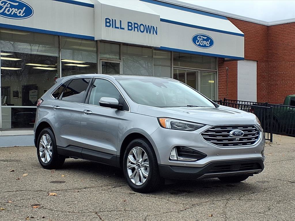 2024 Ford Edge Titanium's photo