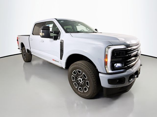 2026 Ford F-350 Super Duty Platinum's photo