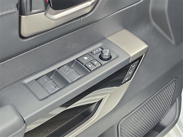 2025 Toyota Tundra Limited CrewMax photo 19