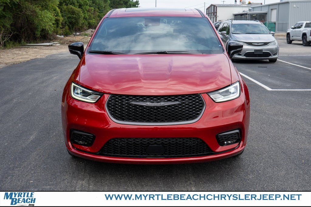 2026 Chrysler Pacifica photo 7
