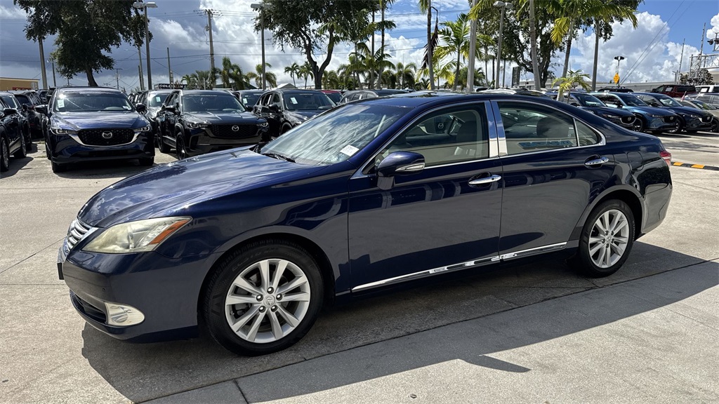 2011 Lexus ES 350 photo 9