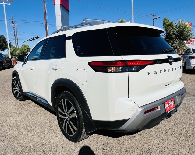 2023 Nissan Pathfinder Platinum photo 4