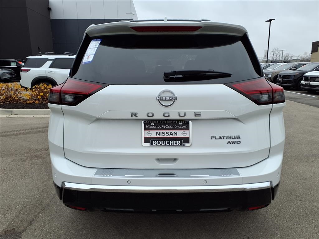 2026 Nissan Rogue Platinum photo 2