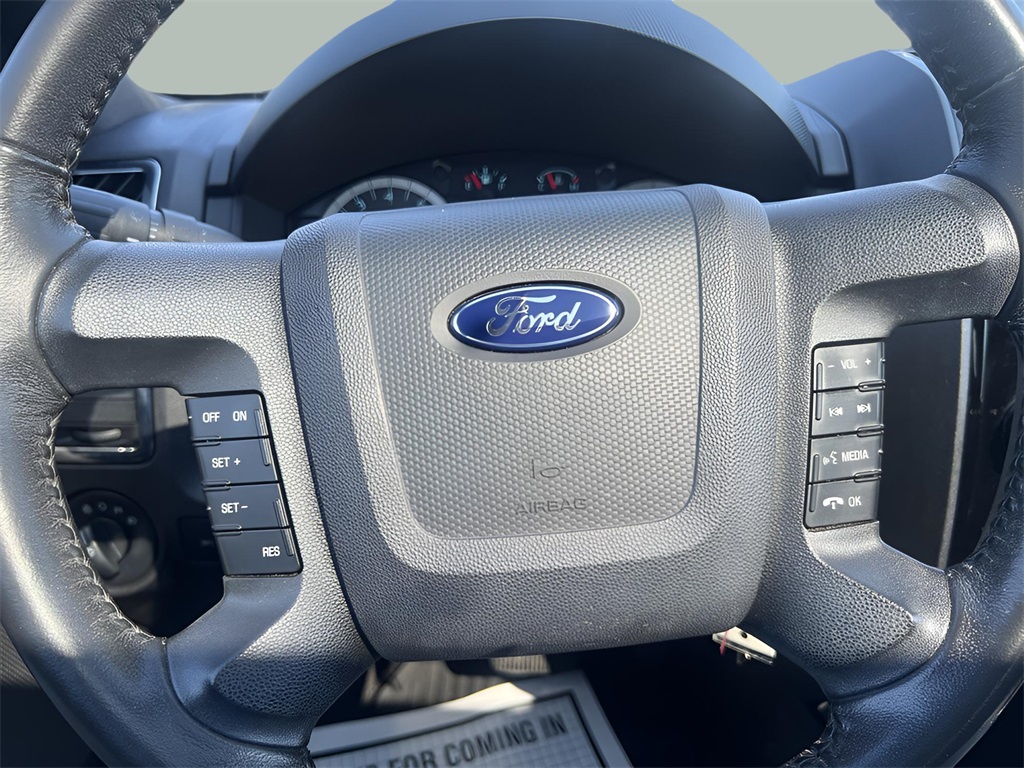 2010 Ford Escape Limited photo 19