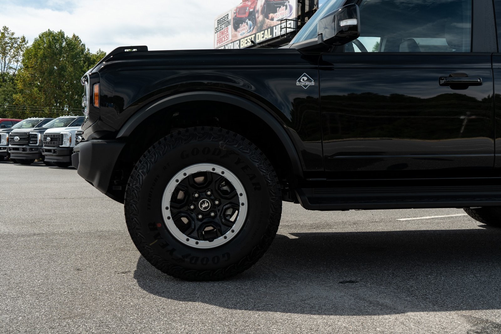 2025 Ford Bronco Outer Banks photo 4