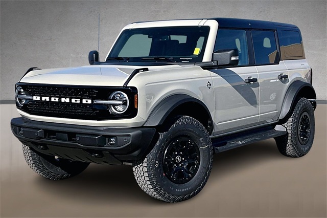 2025 Ford Bronco 4-Door Outer Banks's photo