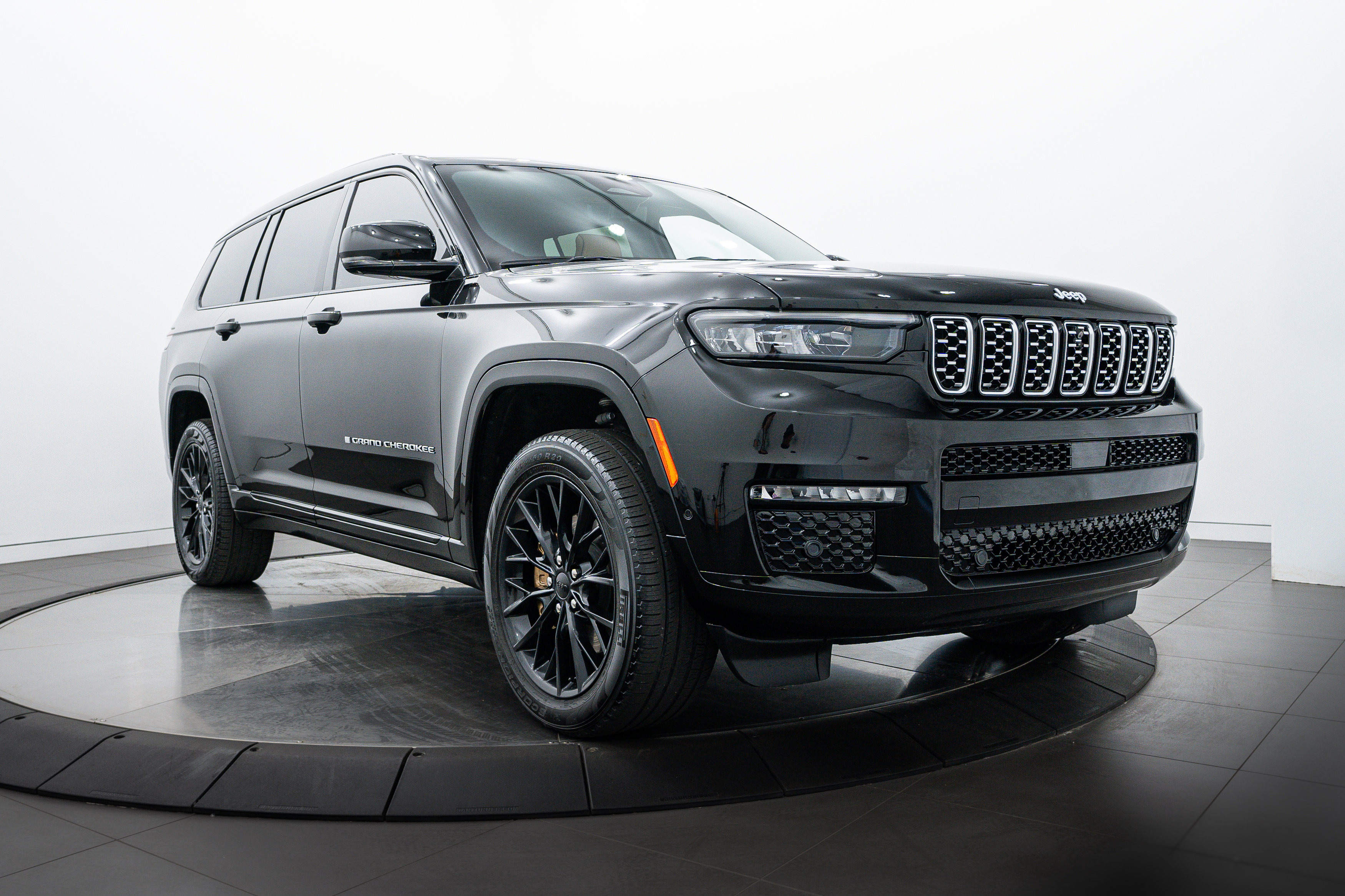 Used 2021 Diamond Black Crystal Pearlcoat Jeep Summit image 1