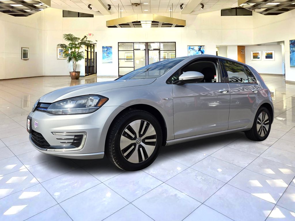 2019 Volkswagen e-Golf SE photo 3
