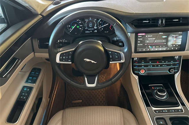 2020 Jaguar XF 25t Prestige photo 12