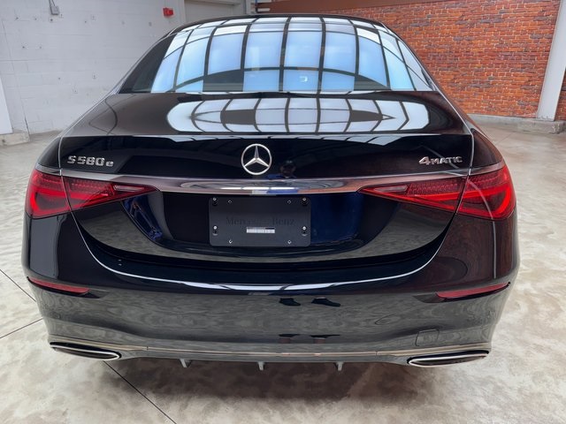2025 Mercedes Benz S 580e 4MATIC photo 4