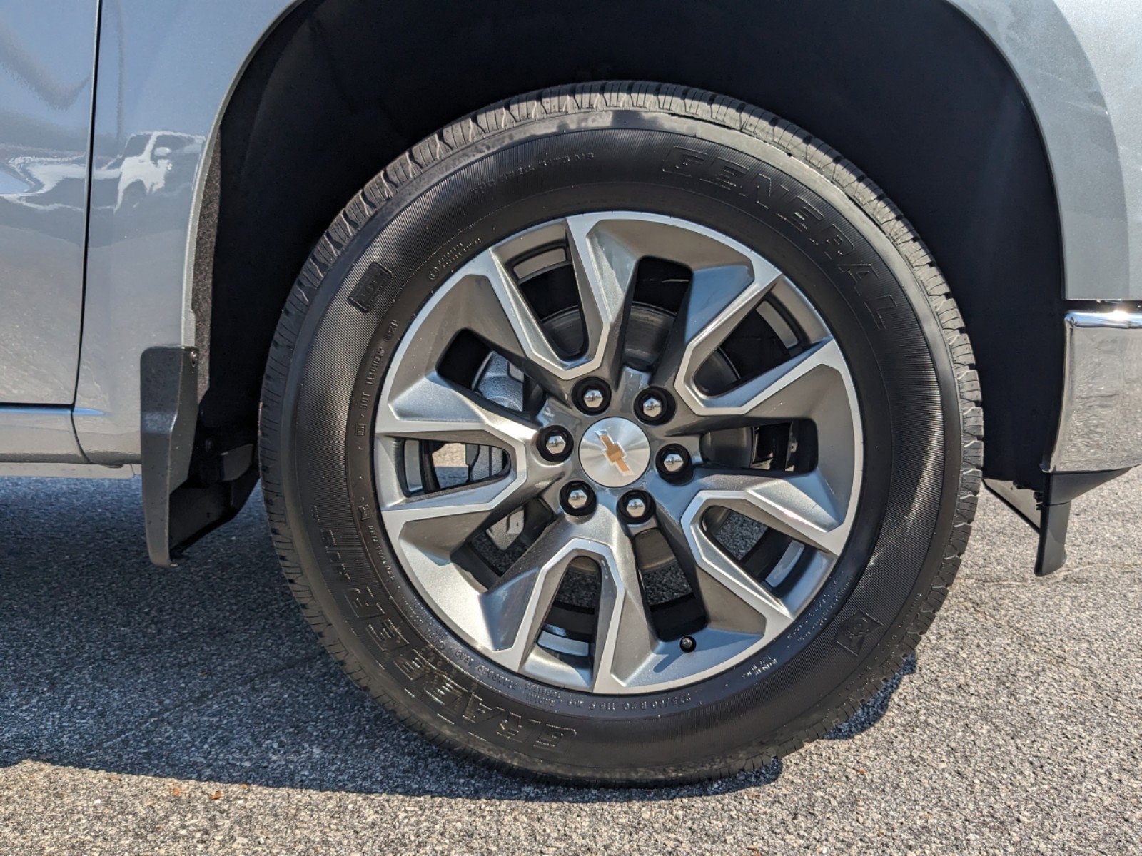 2025 Chevrolet Silverado 1500 LT photo 11