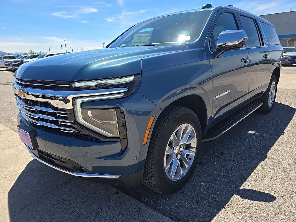 2025 Chevrolet Suburban Premier photo 3
