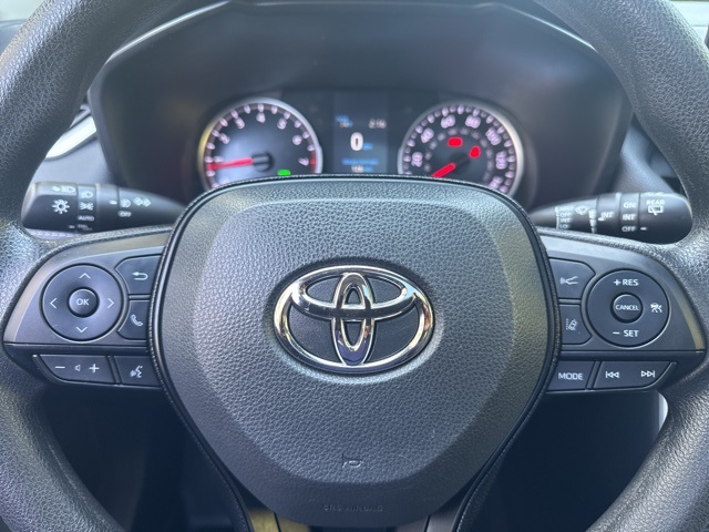 2021 Toyota RAV4 XLE photo 26