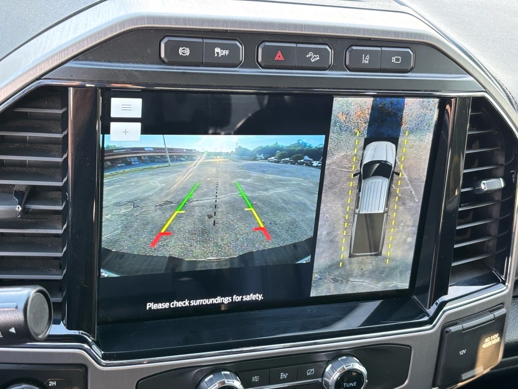 2022 Ford F-350 Lariat photo 13