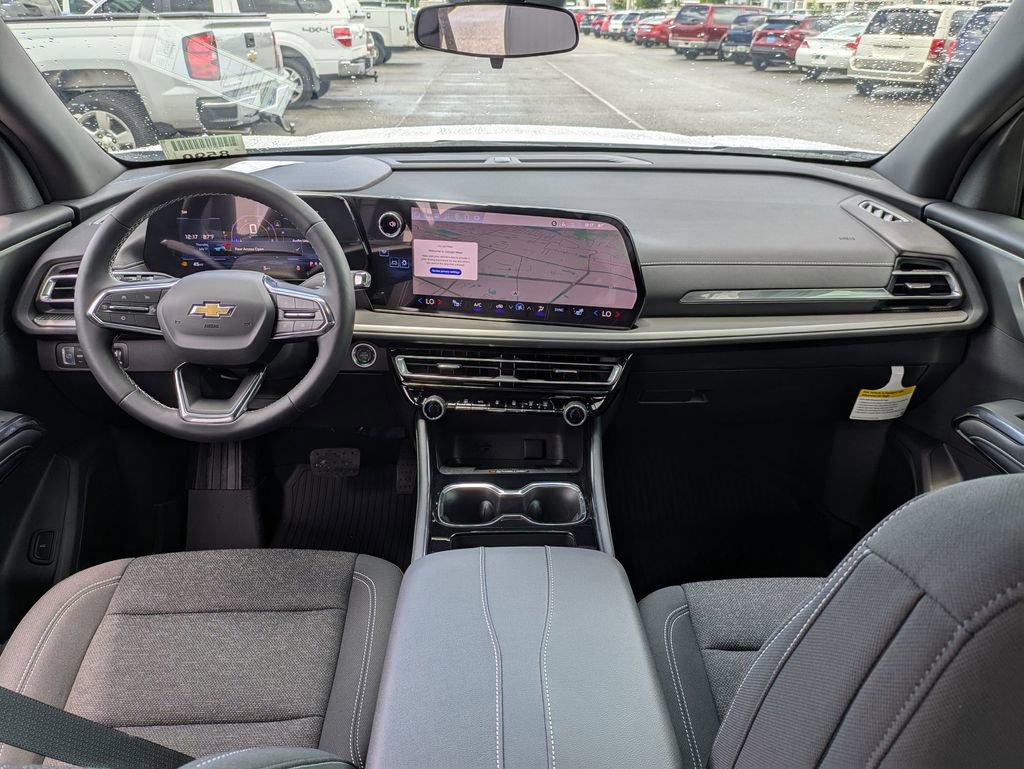 2025 Chevrolet Traverse photo 24
