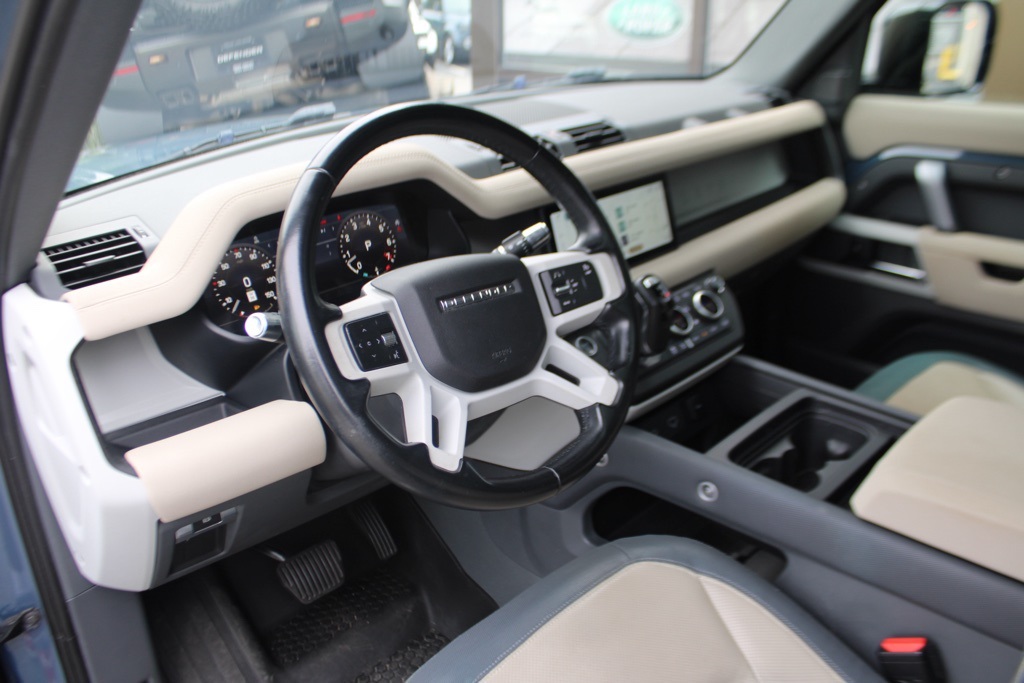 2022 Land Rover Defender 110 X-Dynamic SE photo 4