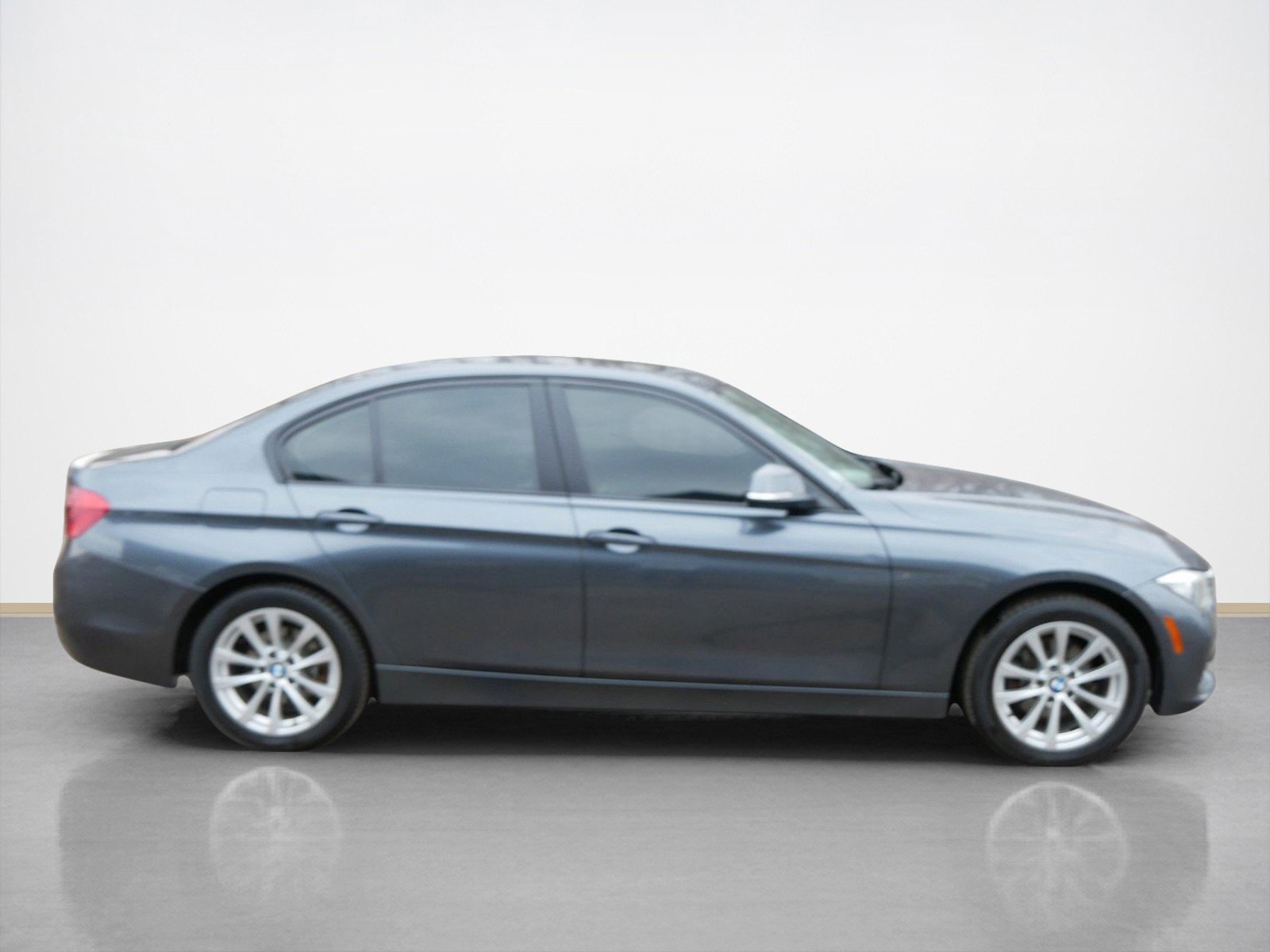Used 2016 BMW 3 Series 320i with VIN WBA8E5G50GNT93172 for sale in Maplewood, Minnesota