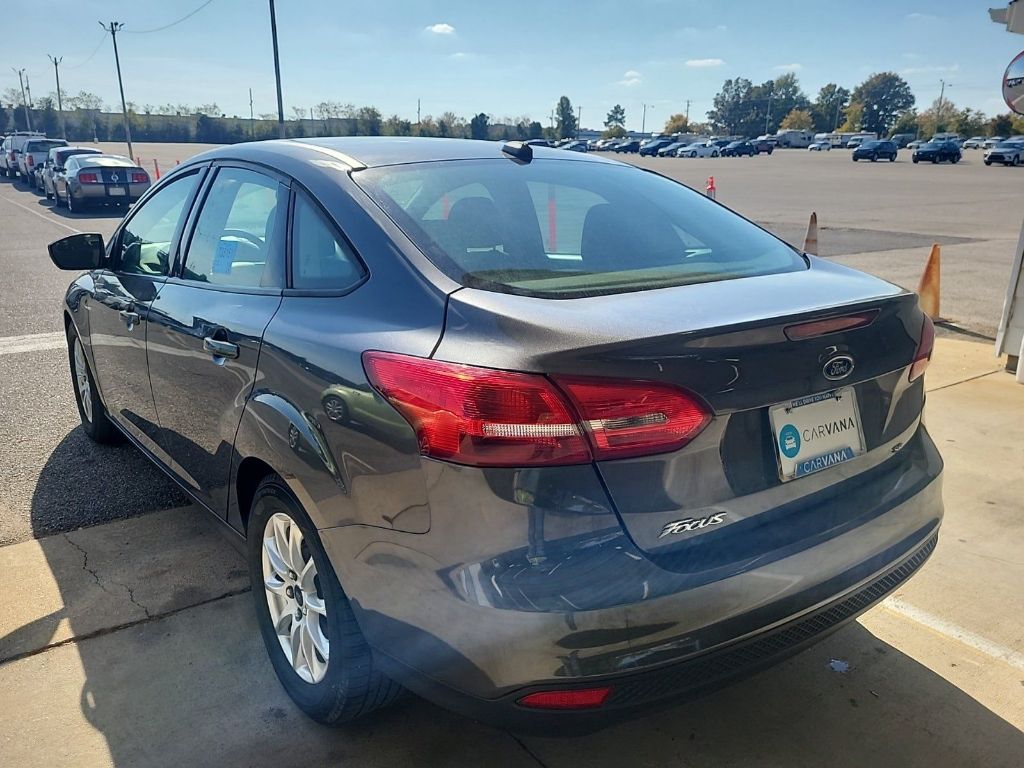 2016 Ford Focus SE photo 4