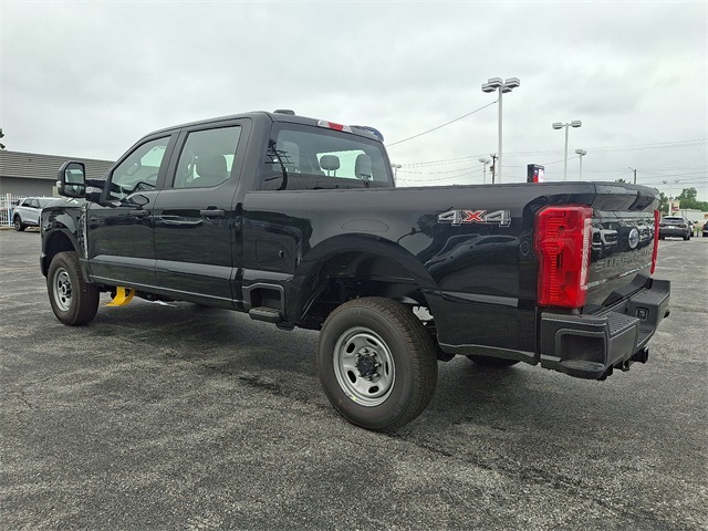 2025 Ford F-350 XL photo 3