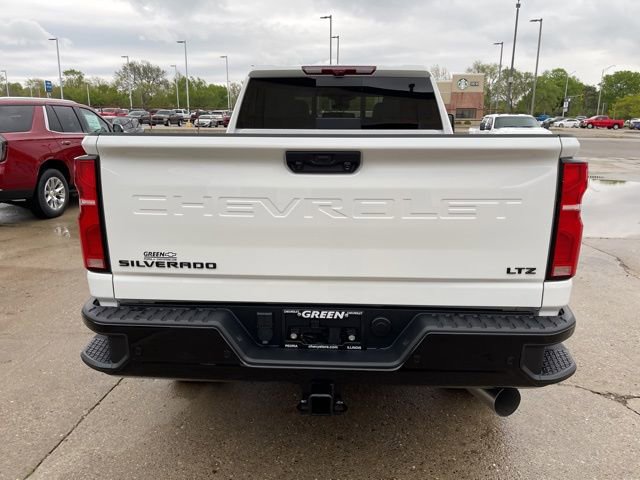 2025 Chevrolet Silverado 2500HD LTZ photo 4