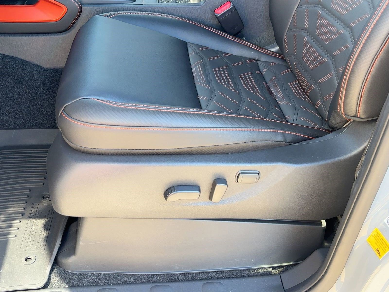 2026 Nissan Frontier PRO-4X photo 13