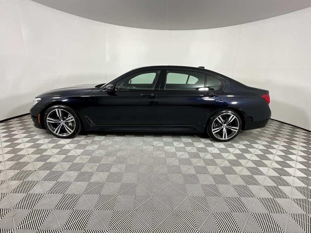 2019 Bmw 750i 7-series photo 2